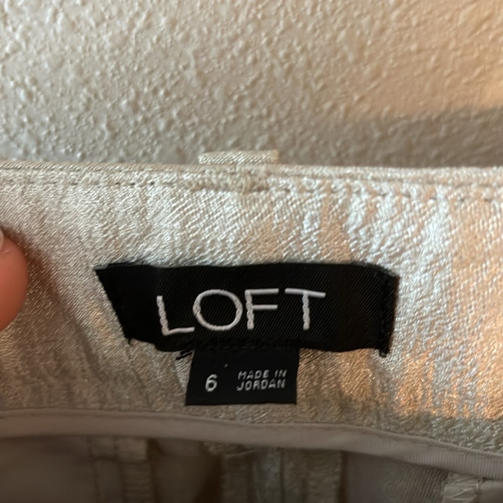 Loft Gold Shorts - Picture 2 of 5